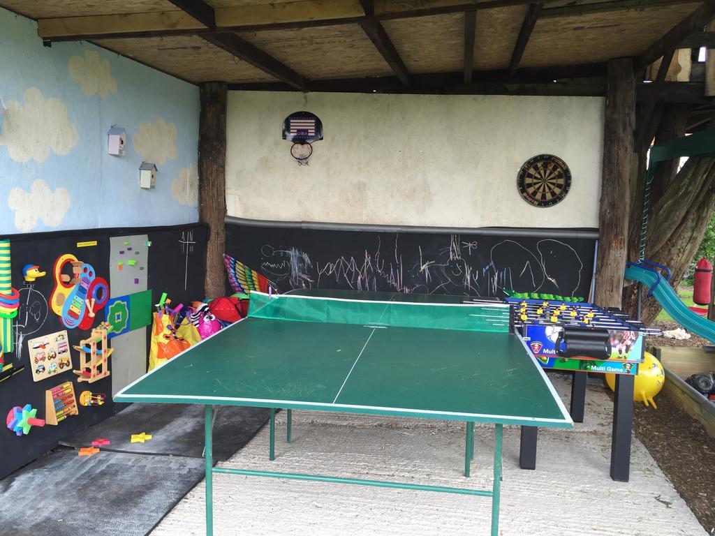 Rew Farm Country & Equestrian Accommodation - Sunrise Lodge مالكشم المظهر الخارجي الصورة